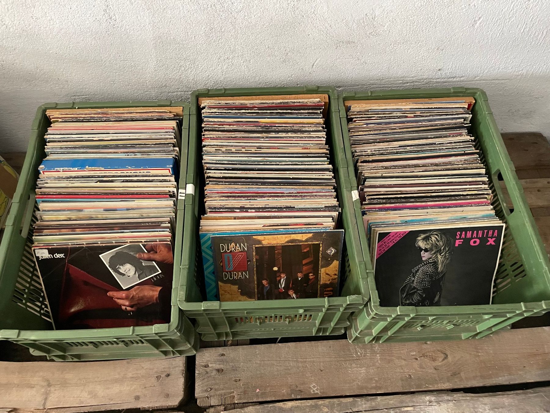 Dischi in vinile: 3 caisses de disques vinyles 33 tours – Usato da La Croix (Lutry) venduto da netrajet
