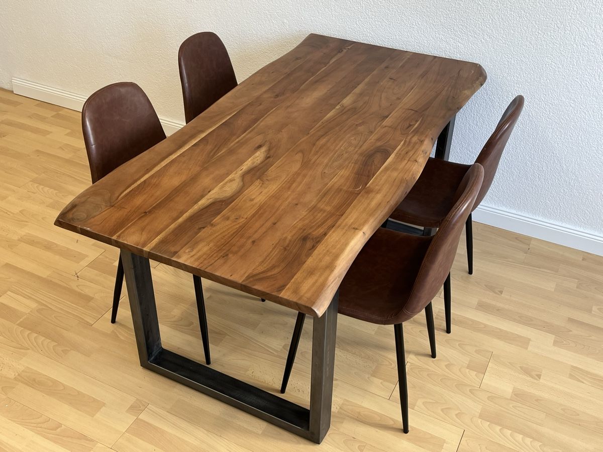 Set de table et chaises: Esstisch mit 4 Stühlen – D'occasion à Horgen par Grizzly83 2