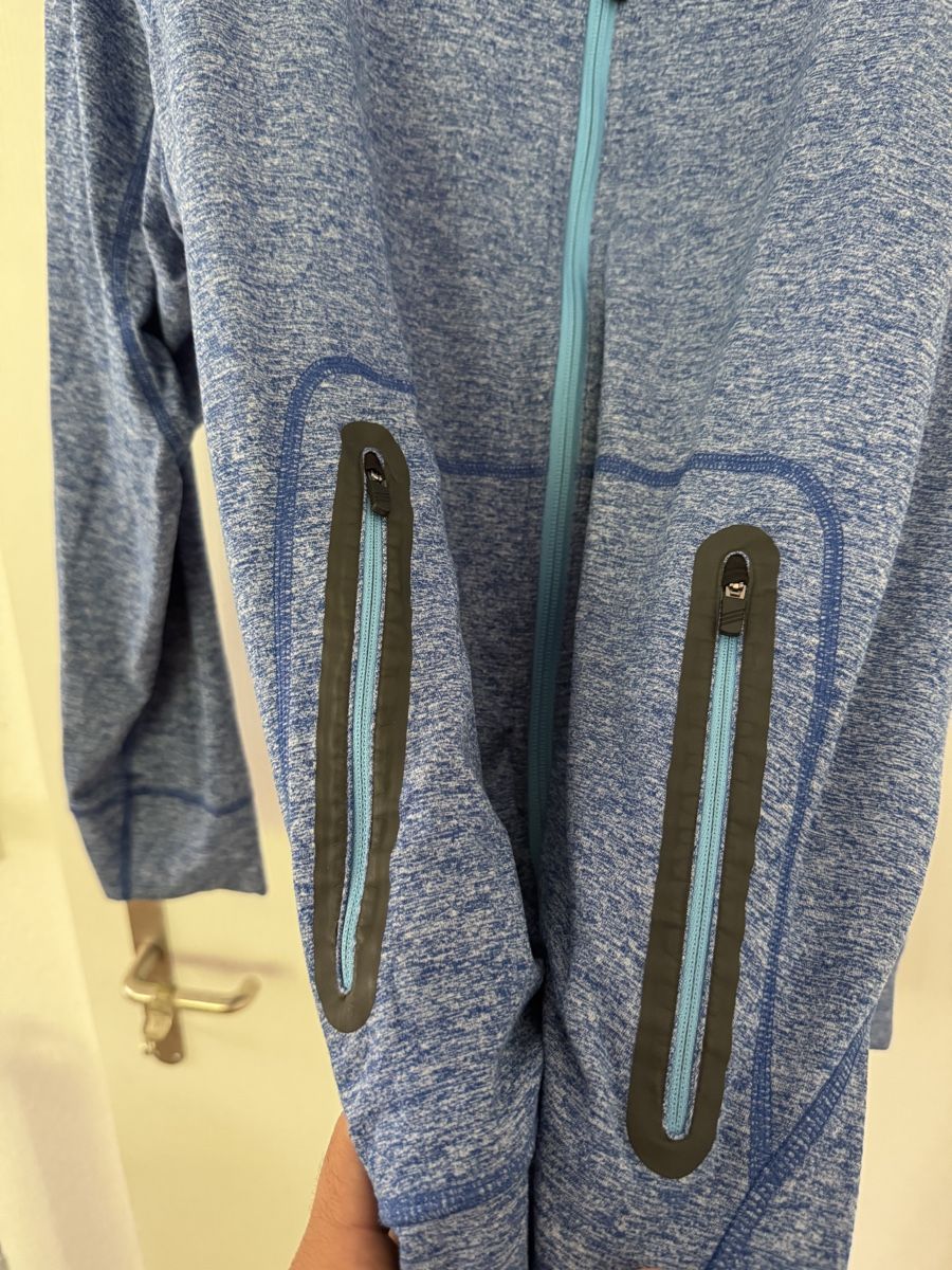 Adidas Maglioni & Felpe: Adidas Kapuzenpullover Gr. L, blau, sport, oryginal 2013 – Nuovo (secondo la descrizione) da Wetzikon ZH venduto da Jan_wojt 2