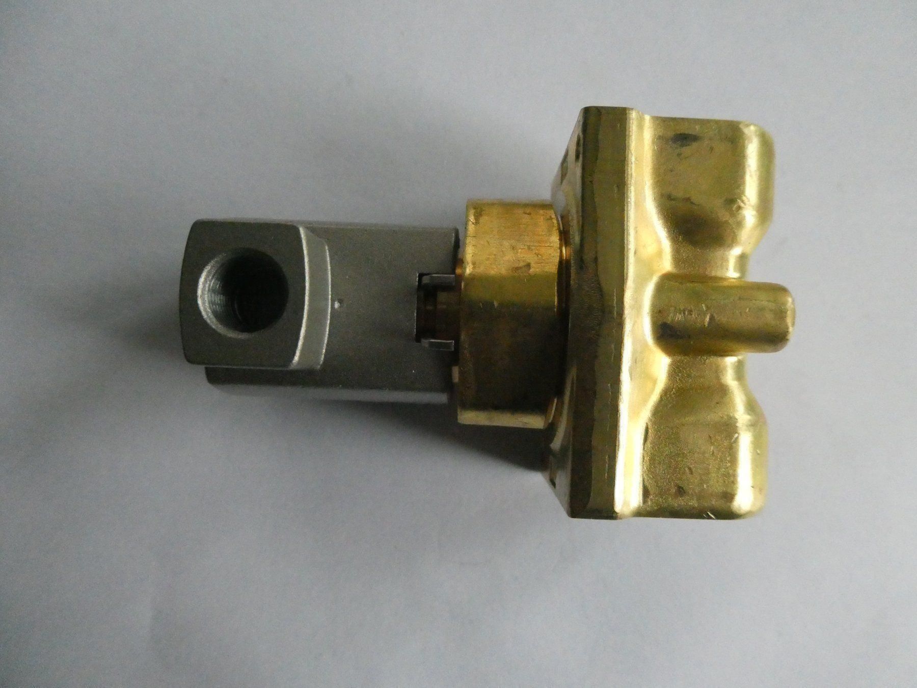 Altro per industria metallurgica: SMC 2/2 Wegeventil (2Stk. occ.) – Usato da Fulenbach venduto da Hach0 4