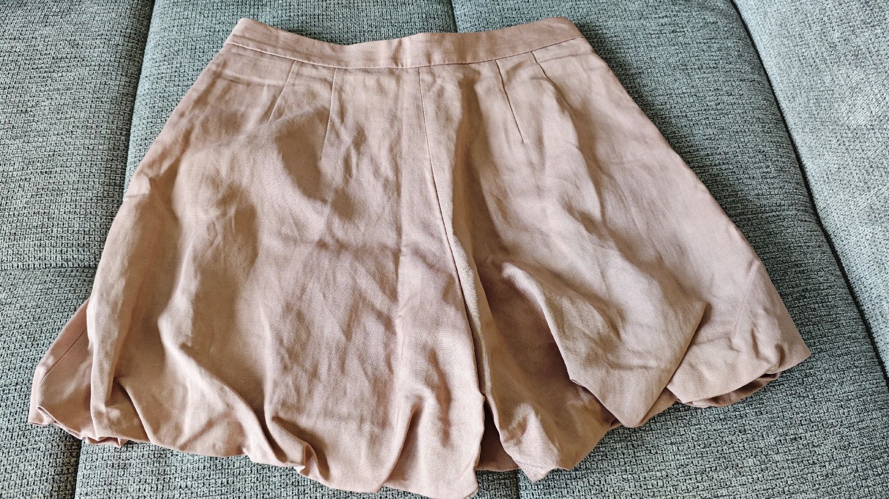 Massimo Dutti Pantaloni: Massimo Dutti Shorts, size 40, pleated, Summer Ready! – Nuovo (secondo la descrizione) da Zürich venduto da alu_dzr7 1