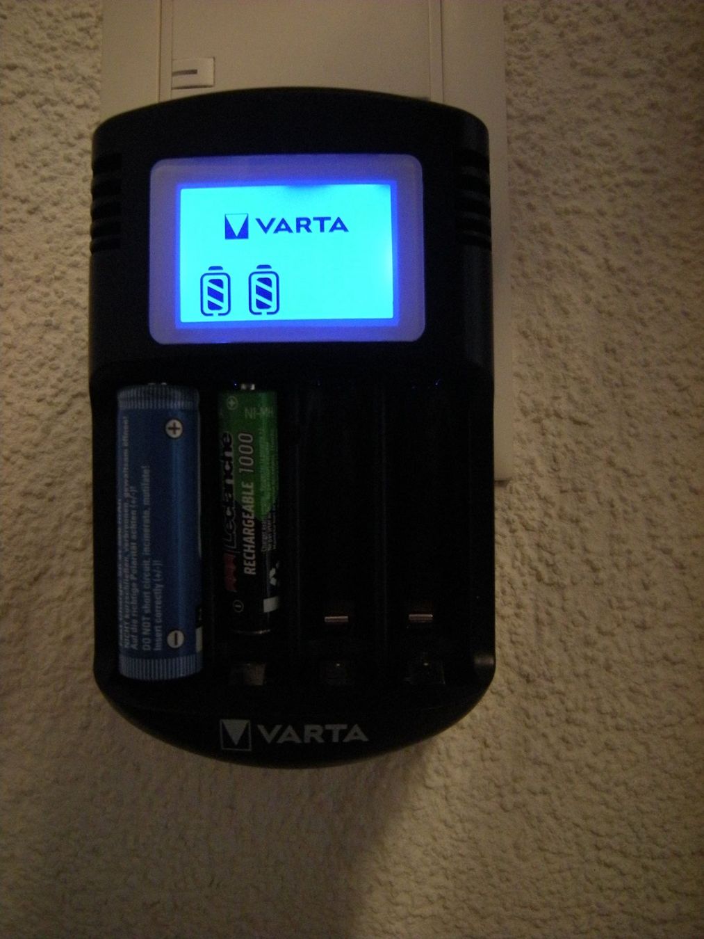 Varta Caricatori & Batterie: STECKER-BATTERIELADEGERÄT VARTA – Usato da Basel venduto da Ceebee62 4