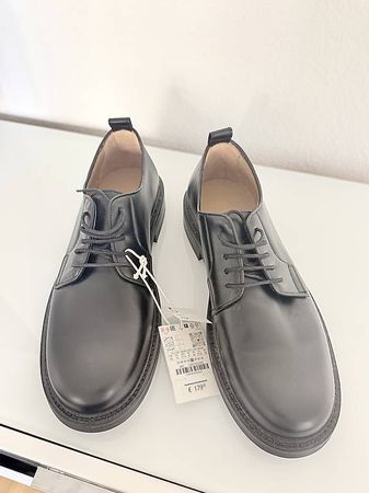 Leder Schuhe