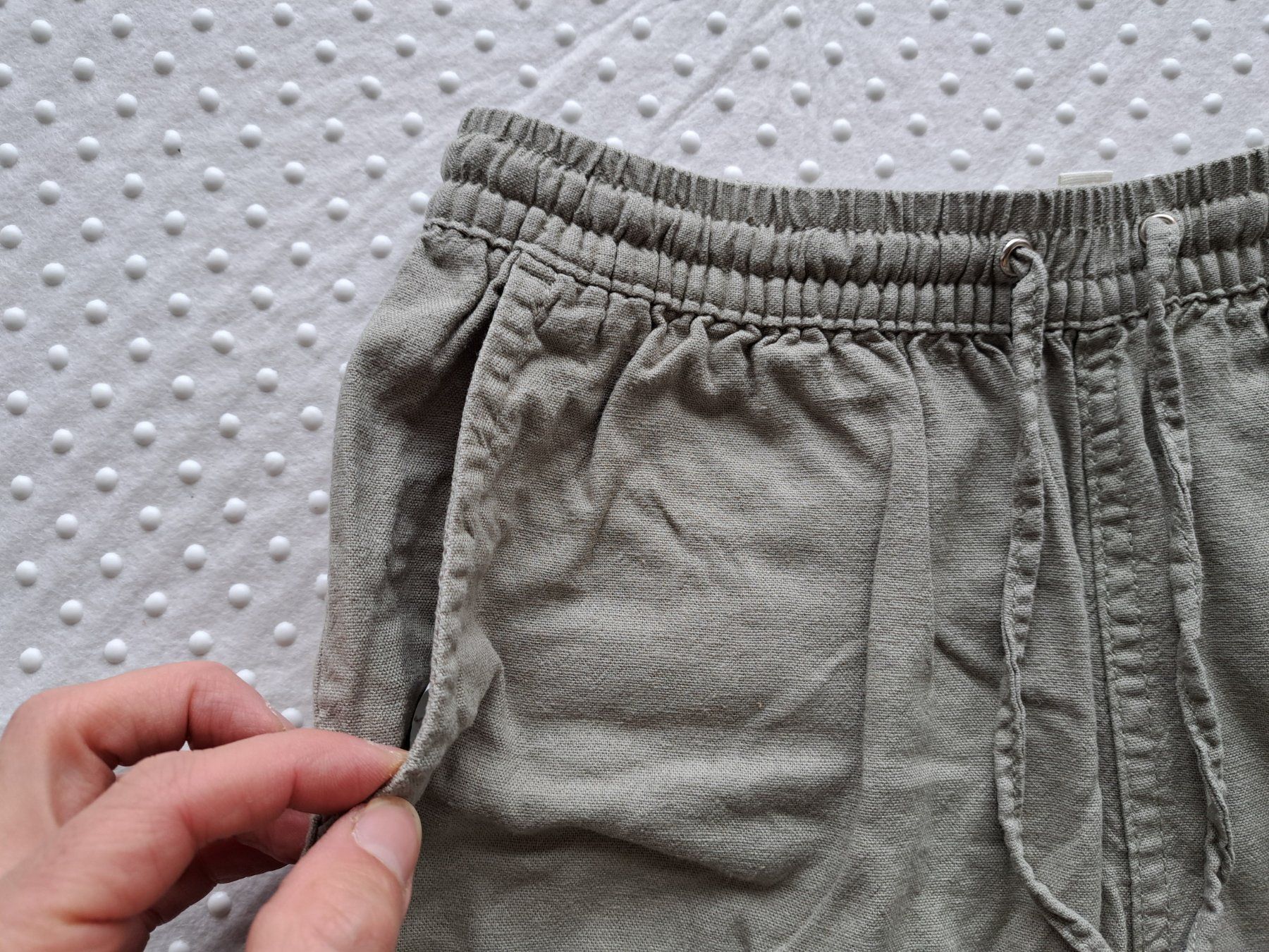 Hosen: Olive grüne Leinen-Shorts, Grösse XS – Gebraucht aus Gysenstein von joshuas81 2