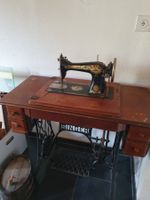 Antike Singer Nähmaschine mit Fusspedal, Sammlerstuck!