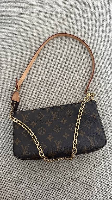 Borse da donna: Louis Vuitton Pochette in Monogram Canvas  – Usato da Schlieren venduto da kumsal.aykac