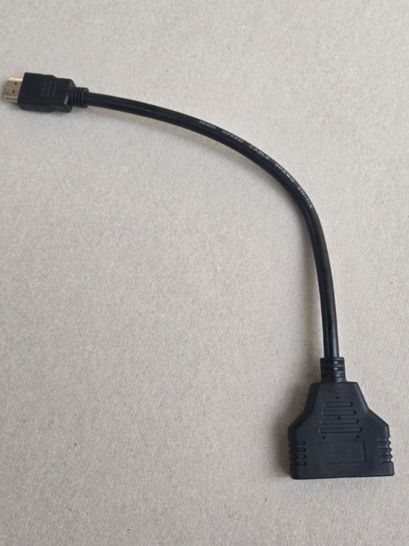 Cavi: HDMI Splitter 1 auf 2 HDMI Adapter Kabel Verteiler – Usato da Hunzenschwil venduto da Fluz 1