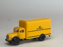 VE1- Brekina Mercedes  Postkoffer LKW