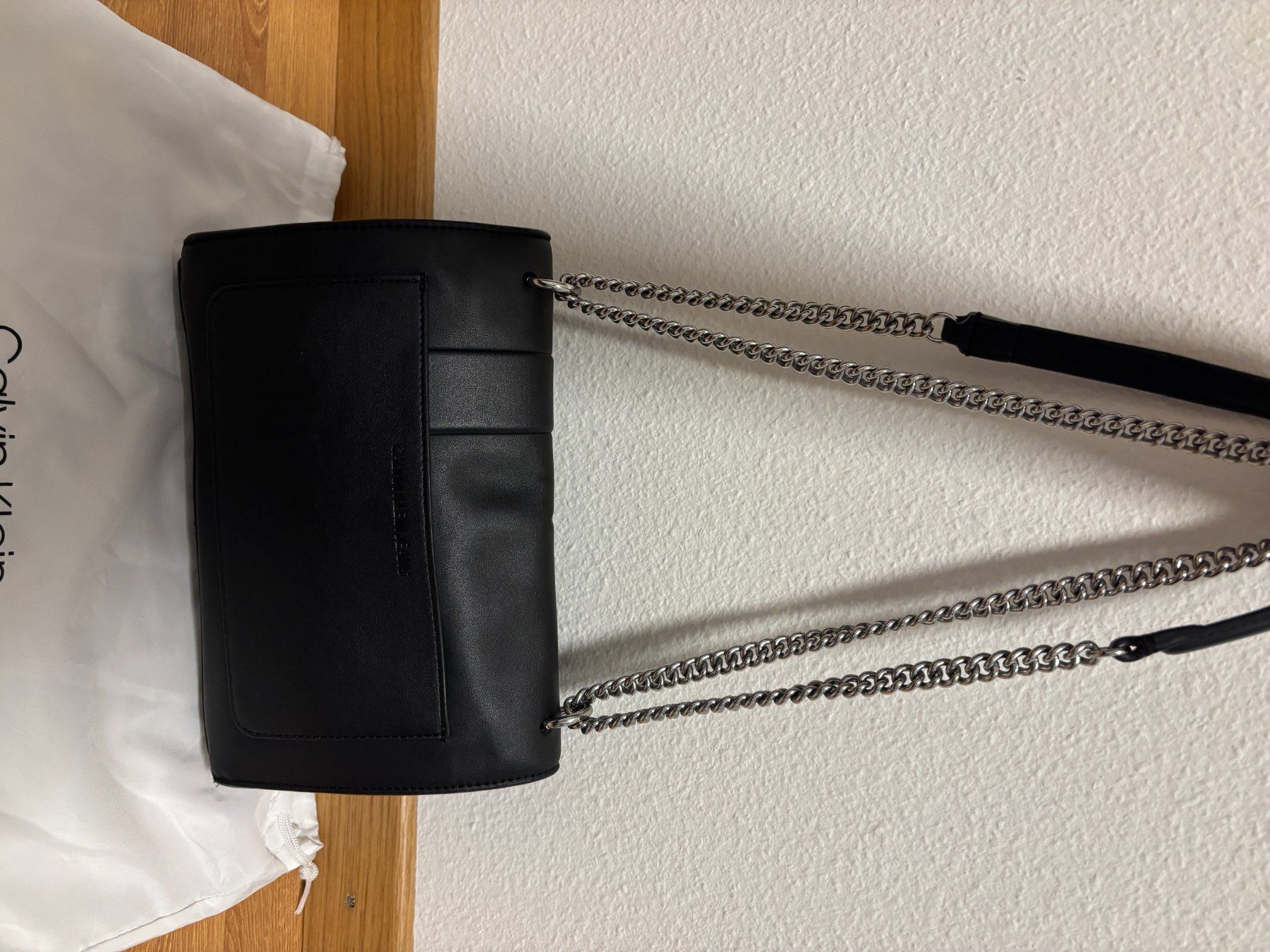 Calvin Klein Taschen für Damen: Schwarze Calvin Klein Tasche – Gebraucht aus Buchs ZH von lin_yc6r 1