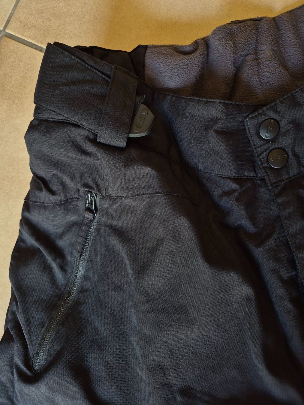Pantaloni: Pantalon de ski Extend noir, taille L bon état – Usato da le landeron venduto da canette 2