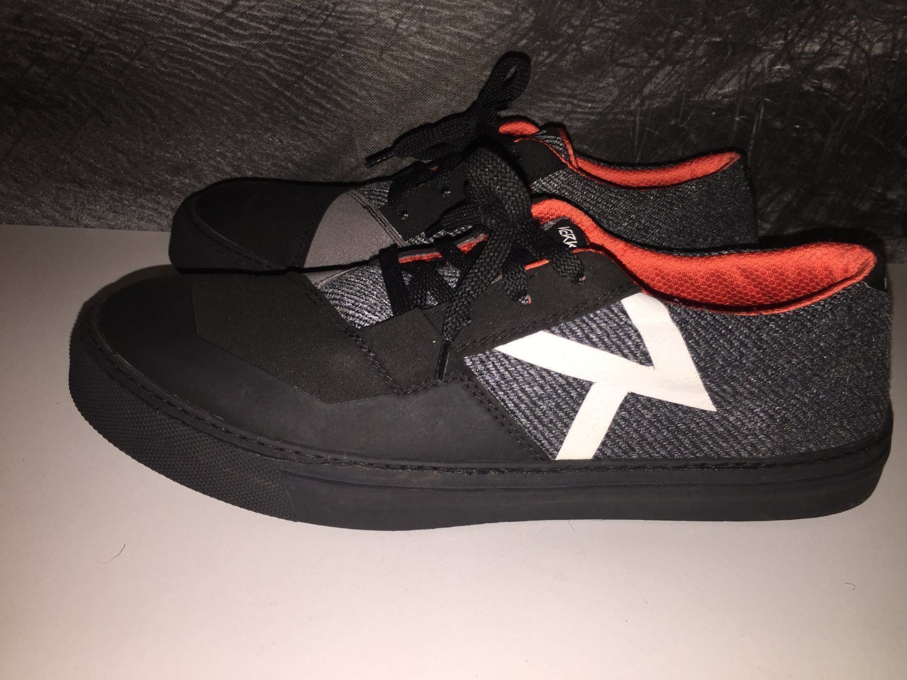 Scarpe da uomo: KERKOR Chaussures/Schuhe  Pointure/Nummer  43 – Usato da Cossonay-ville venduto da Super-Price-Quality 3