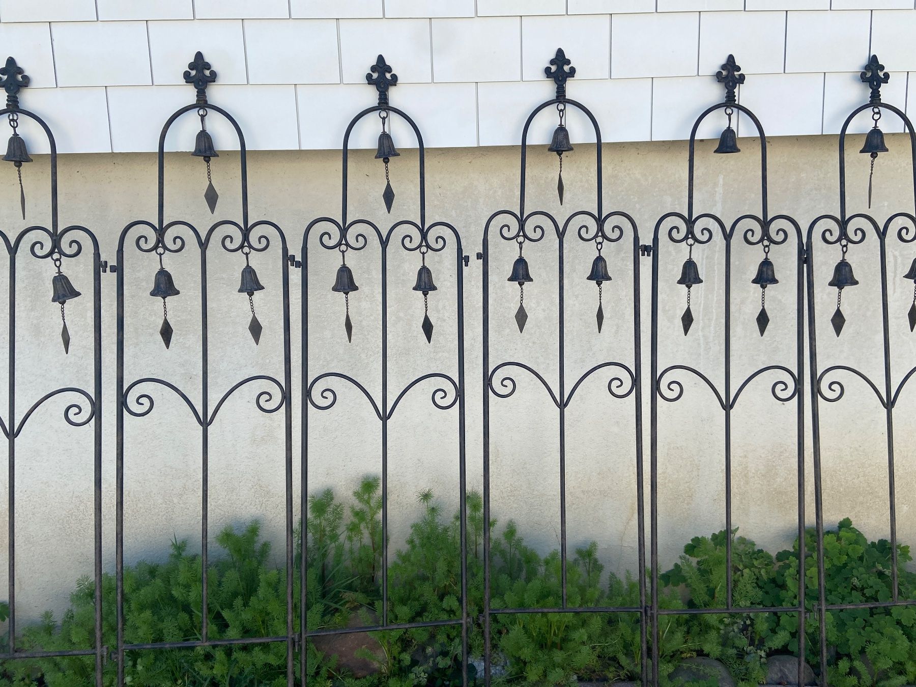 Altro in Decorazioni & Accessori: beautiful Schmiedeeiserner Gartenzaun mit Glocken – Nuovo e nell'imballaggio originale da Kriens venduto da Gallery-Vimala