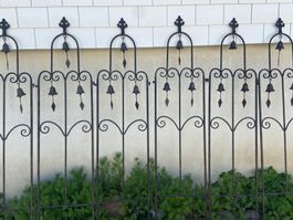 beautiful Schmiedeeiserner Gartenzaun mit Glocken