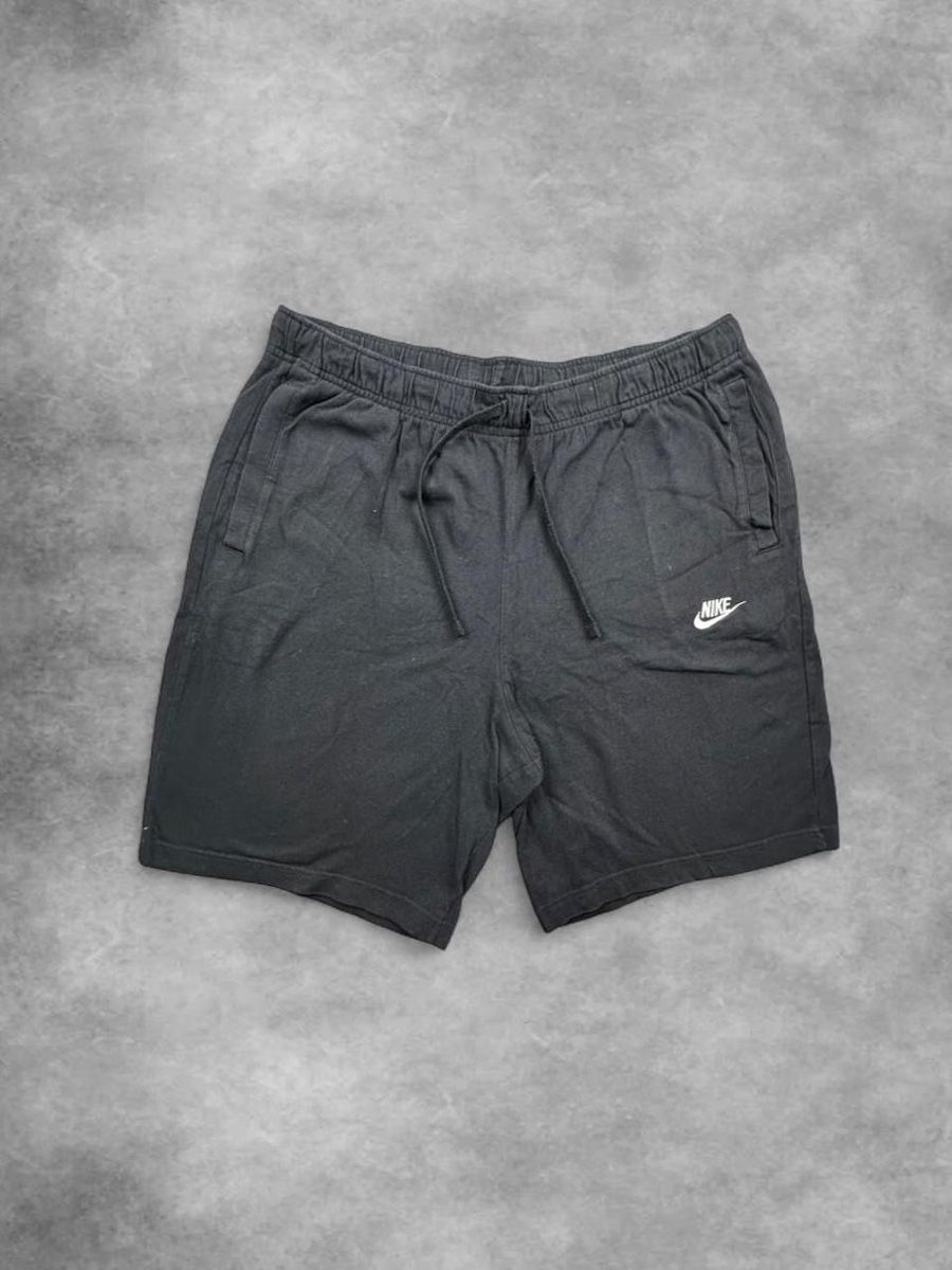 Nike Pantaloni: Nike black shorts – Usato da Erlinsbach SO venduto da TogaResell