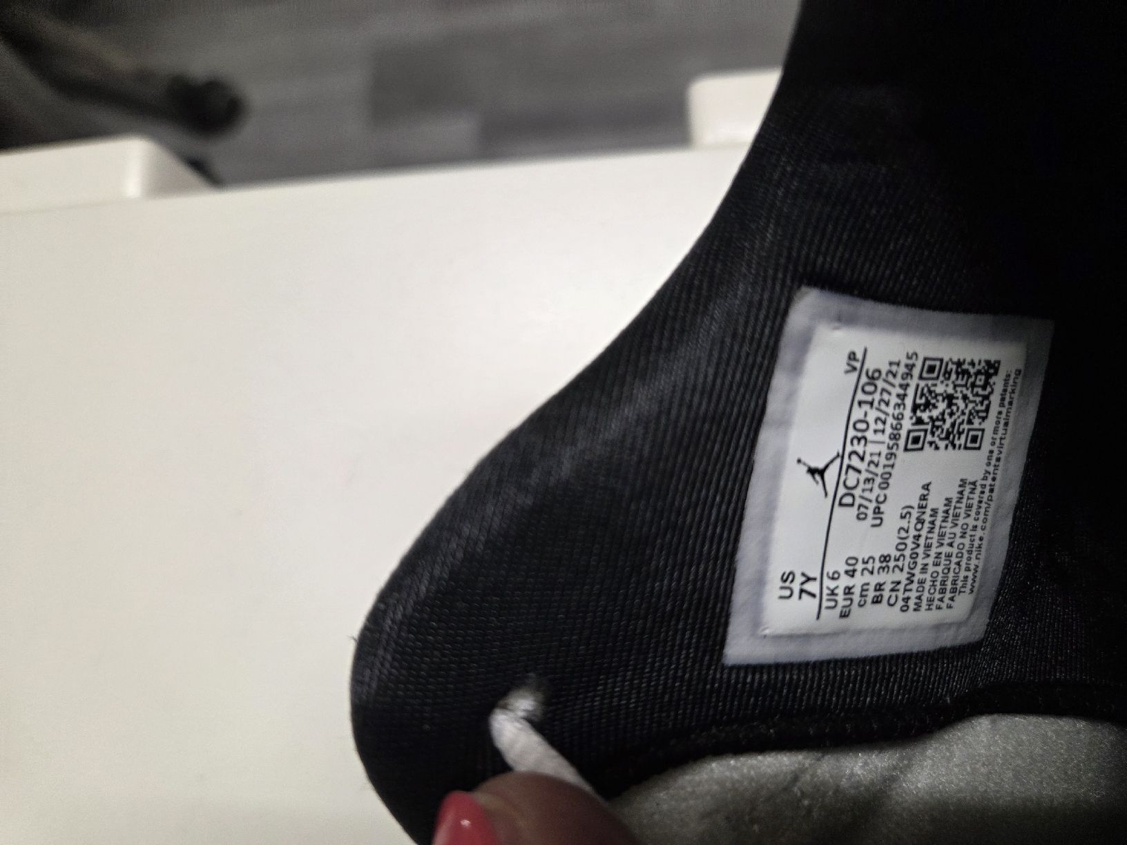 Jordan Schuhe für Jungen: Jordan Schuhe – Gebraucht aus Gossau SG von Sandy2014 3