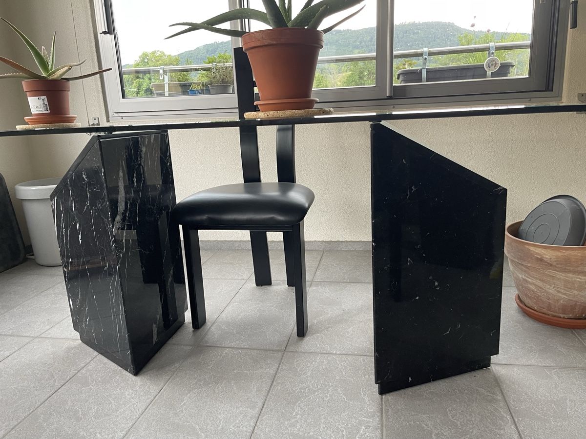Set de table et chaises: Tisch plus 4 Stühle – D'occasion à Rupperswil par Meditta