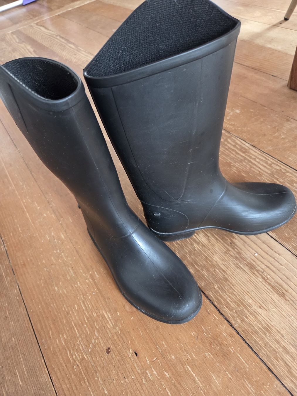 Decathlon Chaussures garçon: Kinder Reitstiefel Grösse 30 – D'occasion à Jona par Melanie-E
