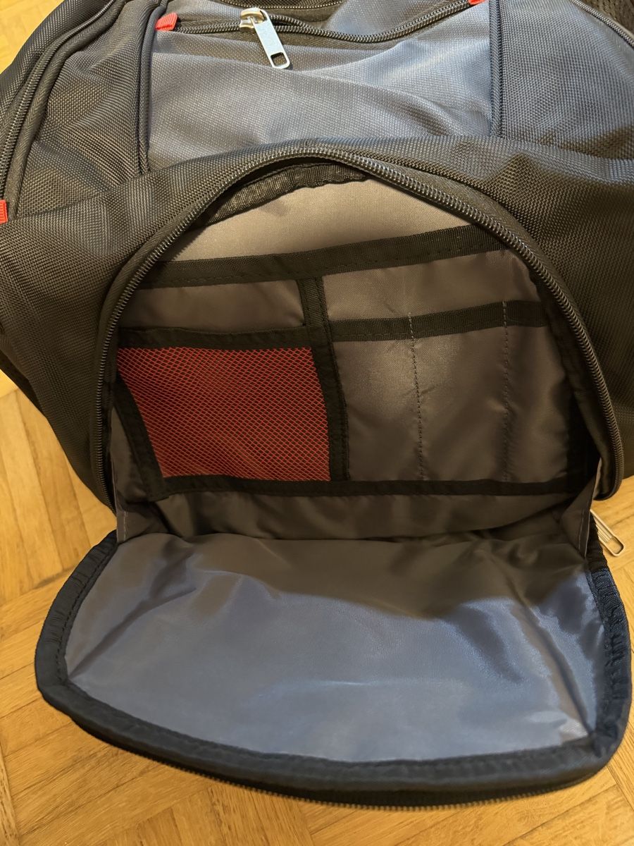 Sacs à dos: Rucksack schwarz mit USB-Ladefunktion – Neuf (Voir description) à Basel par sid_dem 7