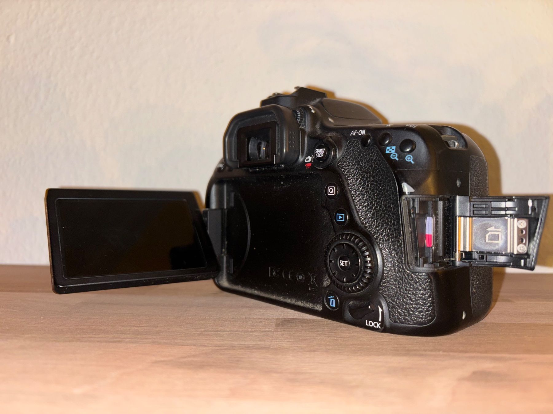 Canon Kamera: Canon EOS 80D Spiegelreflexkamera mit 18-135 Zoomobjektiv – Gebraucht aus Winterthur von madoom 4