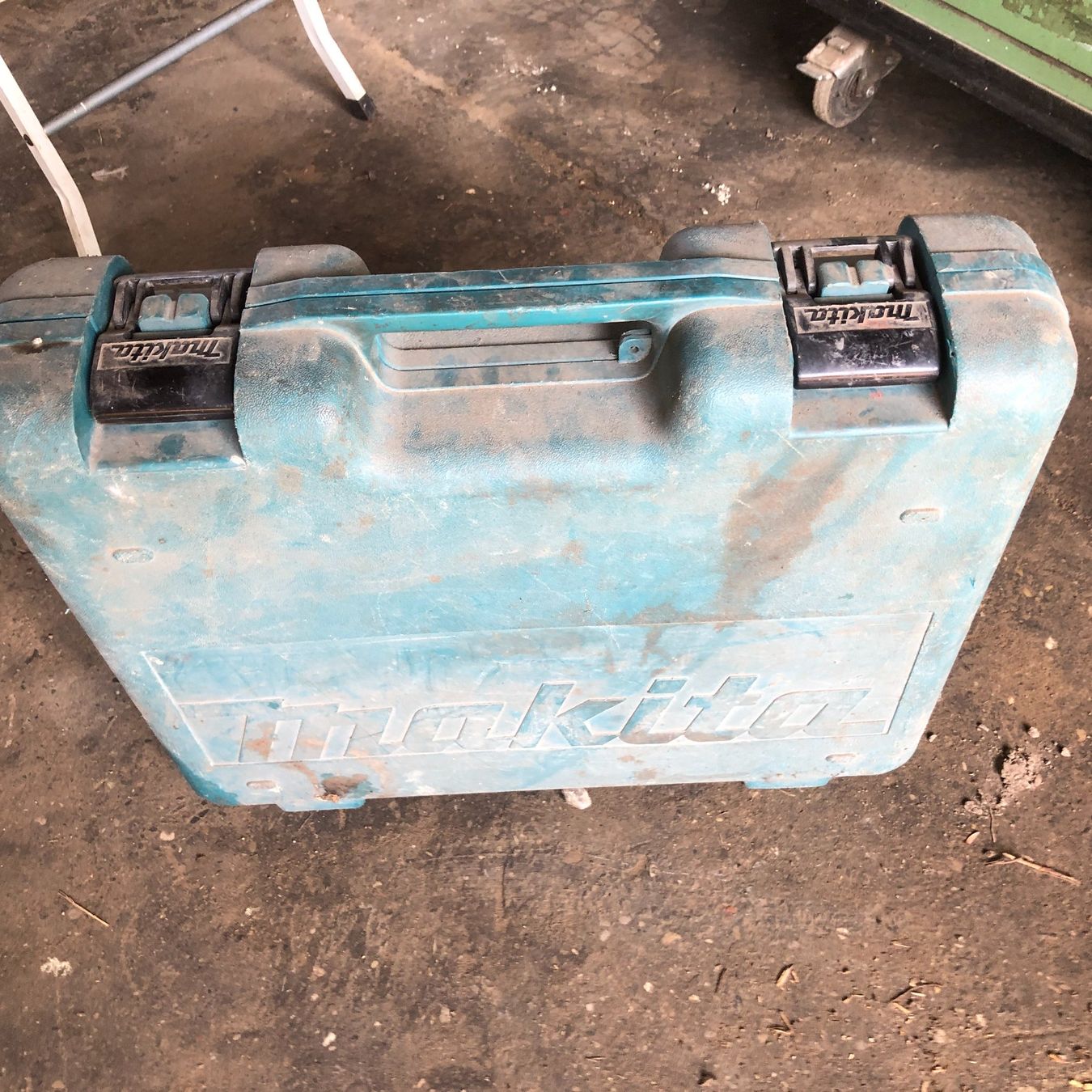 Trapani: Perceuse d'angle Makita avec accessoires – Usato da Avenches venduto da Brocadou 5