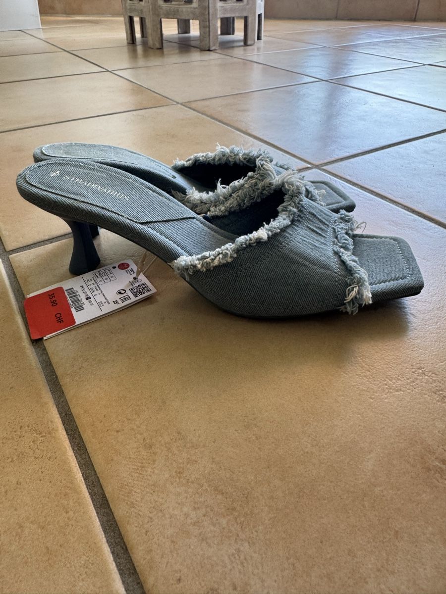 Damenschuhe: kitten heels en jeans  – Neu und originalverpackt aus Lonay von nei_79jc 1