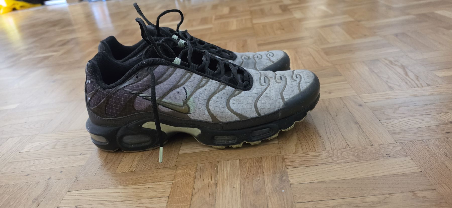 Nike Herrenschuhe: nike tn 45 – Gebraucht aus Lausanne von Ari-92