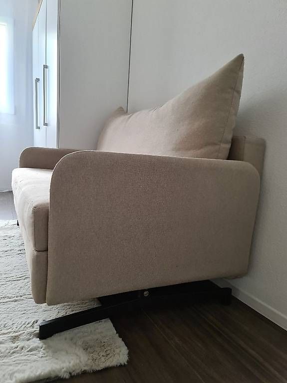 Sofas: Schlafsofa 2-Sitzer Polsterbezug beige – D'occasion à Rothrist par Ed10 1