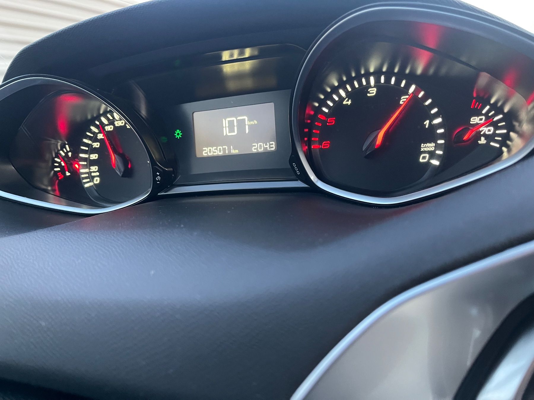 Peugeot Automobili: Peugeot 308 SW Schwarz – Usato da Schüpfen venduto da Bella1. 9