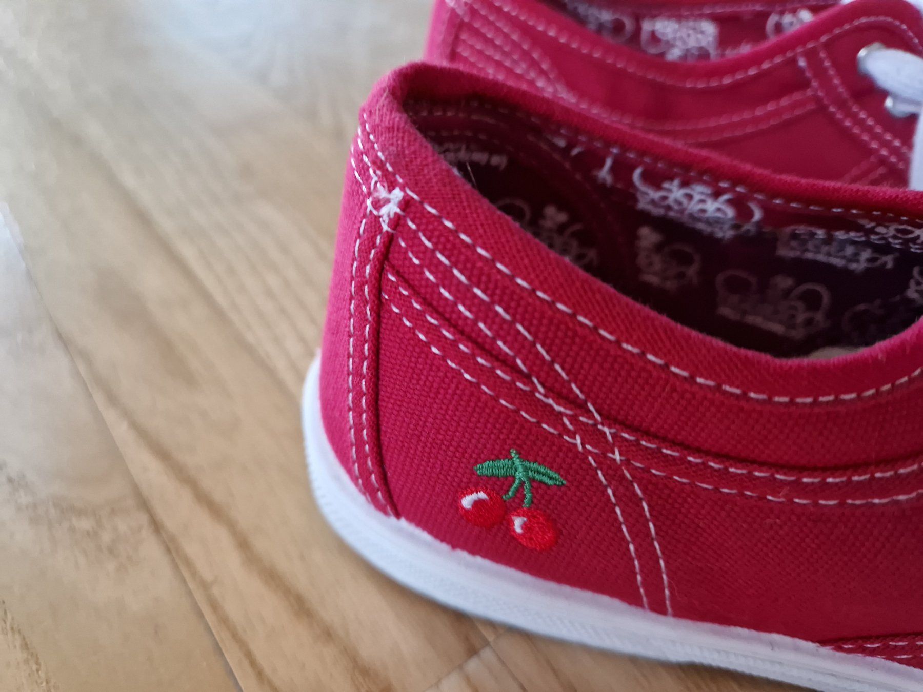 Scarpe da donna: Rote Schuhe von "Le temps de cerises" – Usato da Spiez venduto da Nenebueb 1