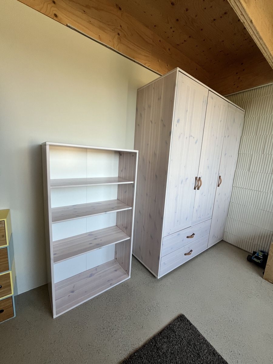 Flexa Armadi: Flexa Schrank, helle Kiefer, gut erhalten – Usato da Birsfelden venduto da Ric8do