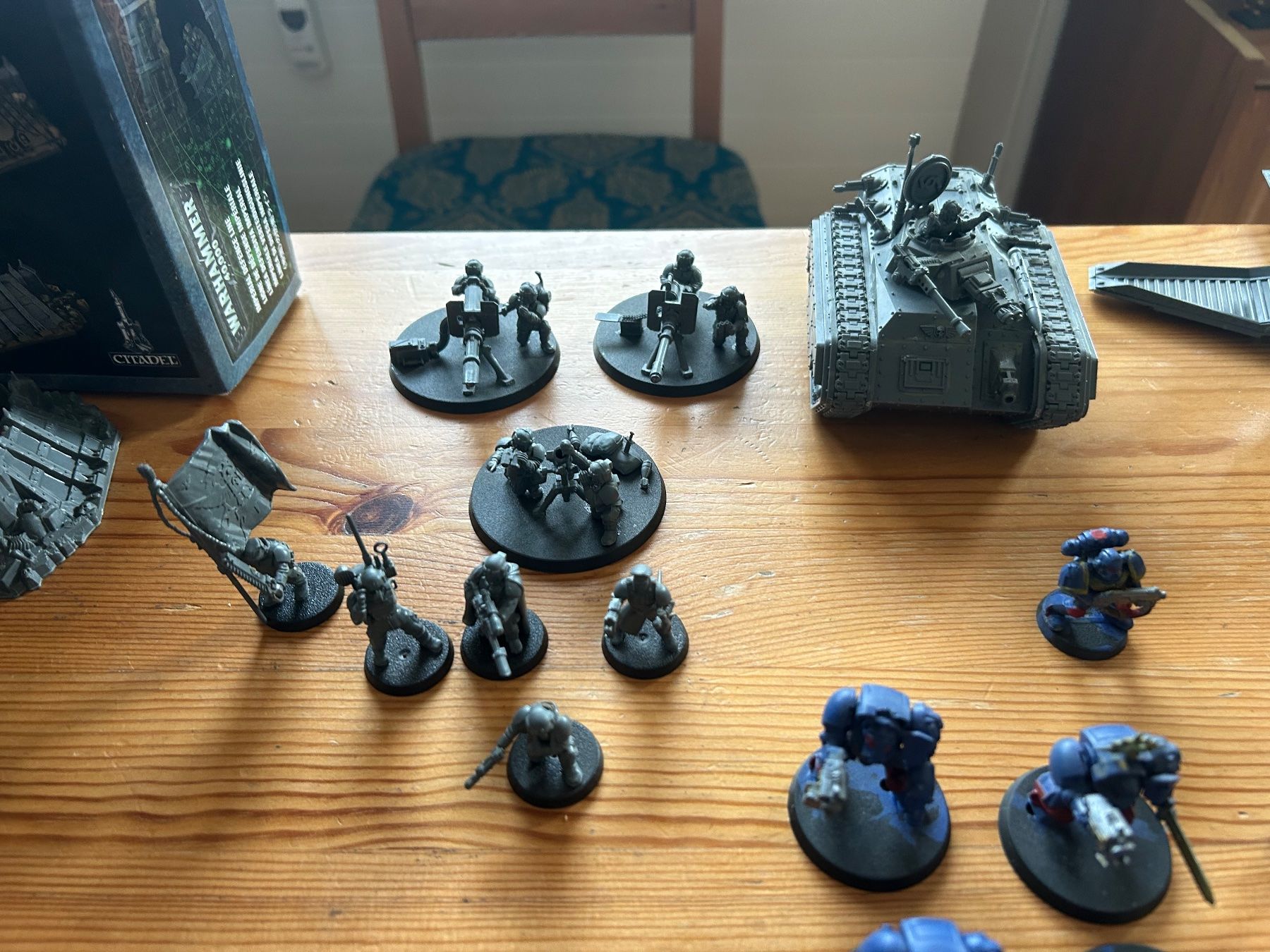 Kit di modellismo & Modellini statici: Warhammer 40k Sammlung, inklusive Transportbox – Usato da Basel venduto da max_dxb7 2