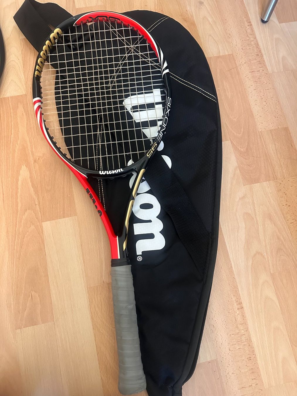 Wilson Racchette: Wilson K Factor Tennisschläger mit Roger-Federer-Autogramm – Usato da Niederwangen BE venduto da poo_jwh7 5
