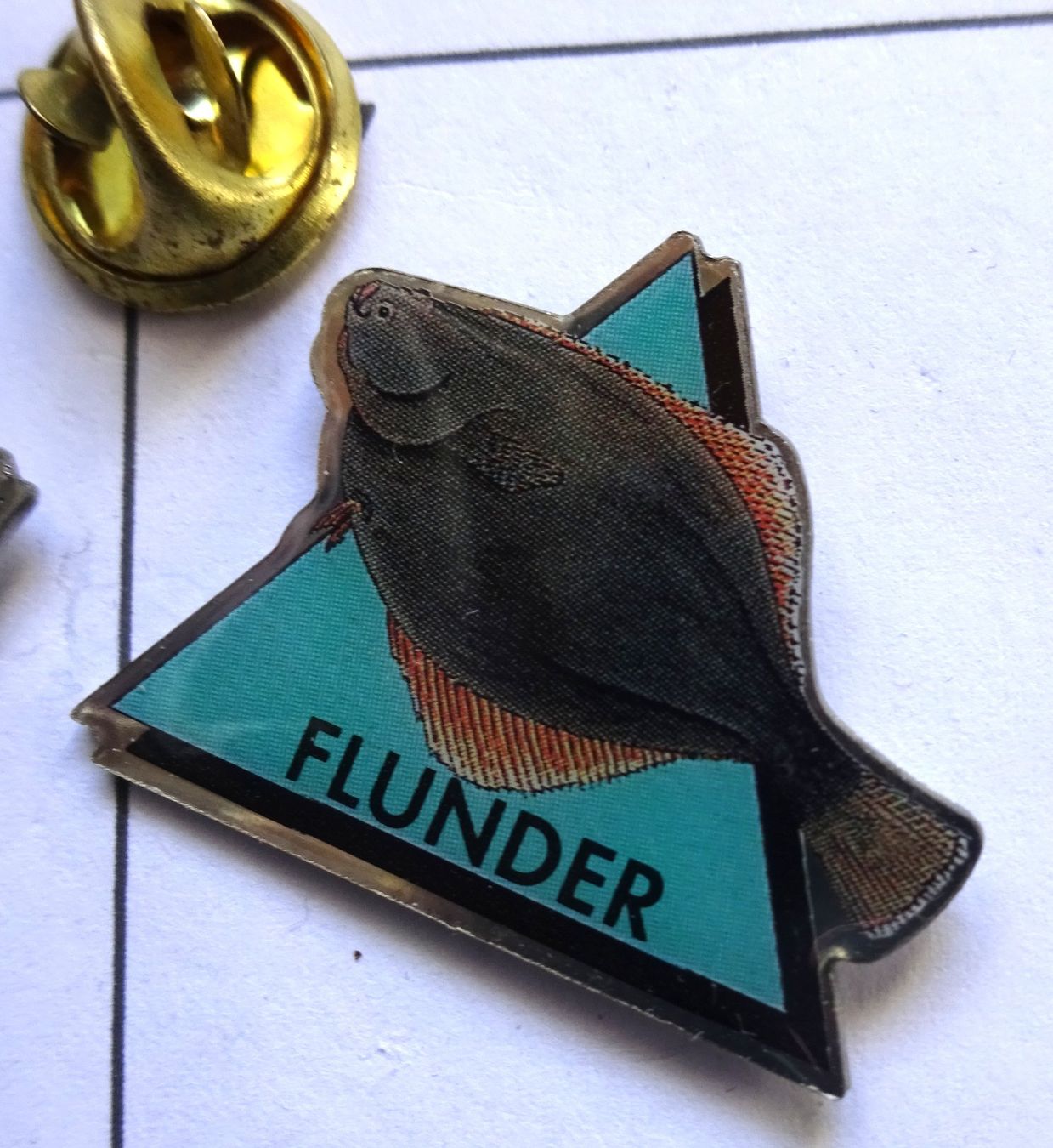 Plaketten & Abzeichen: Pin Fisch FLUNDER – Gebraucht aus Utzenstorf von BUtter81