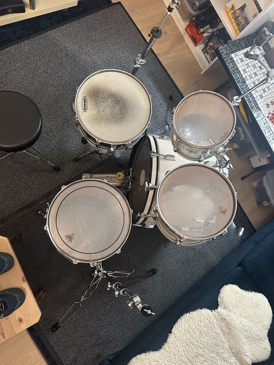 Strumenti musicali: Pearl DX Serie Drumset – Usato da Oftringen venduto da Brobea6