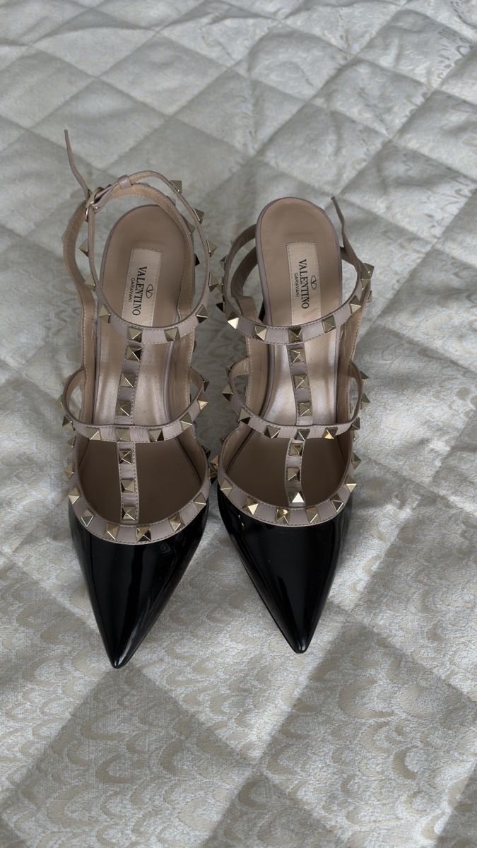 Valentino Scarpe da donna: Valentino Black Rockstud Pump 10cm heel – Usato da Immensee venduto da Alb_5t65