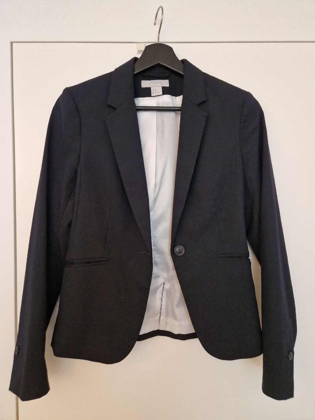H&M Giacche: Dunkelblauer Blazer Grösse 34 H&M – Nuovo (secondo la descrizione) da Zürich venduto da nicinat