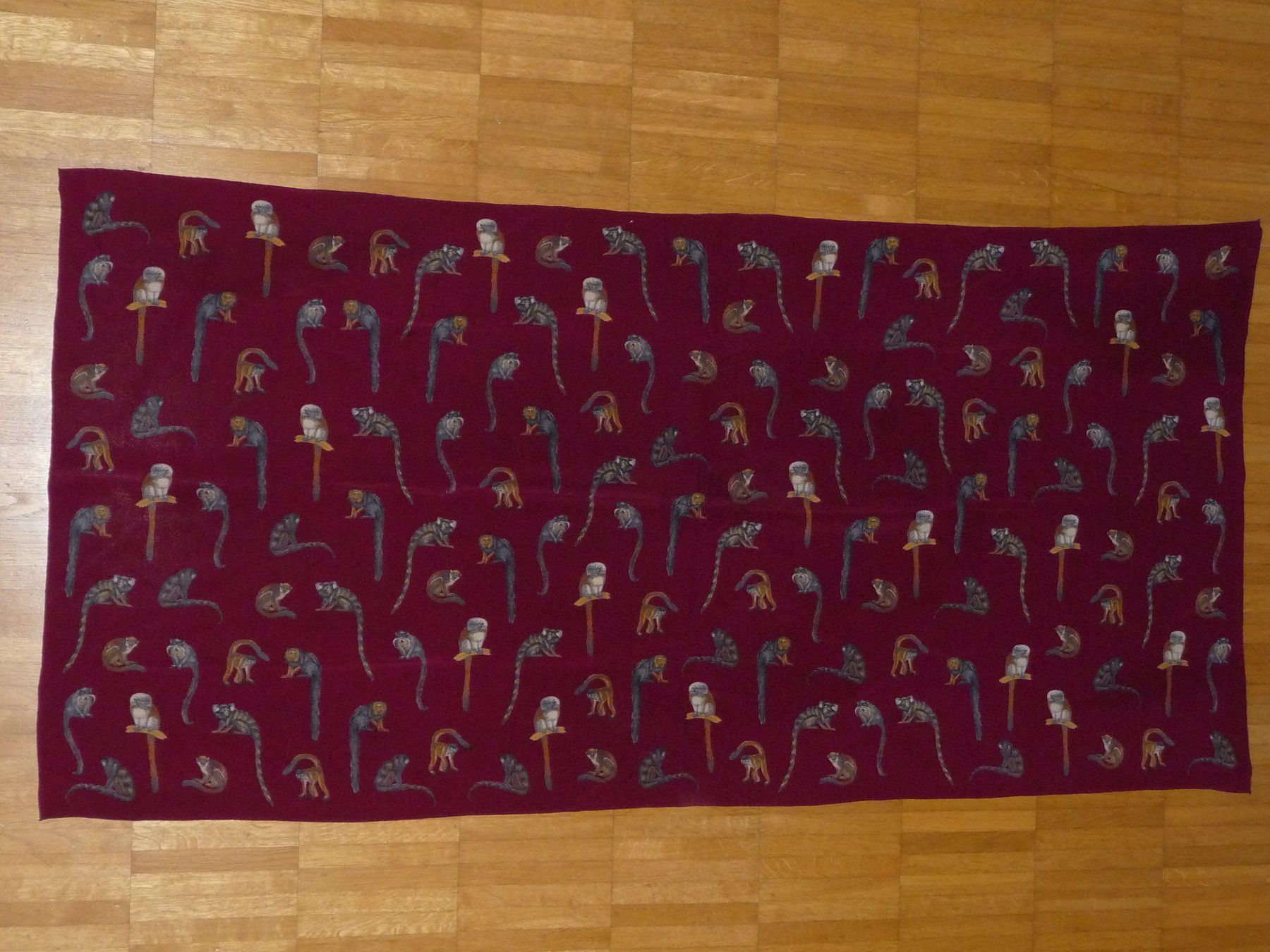 Fabric Frontline Foulard & Sciarpe: Fabric Frontline Schal 62x132cm ca. mit Äffchen – Usato da Winterthur venduto da ricofly 9