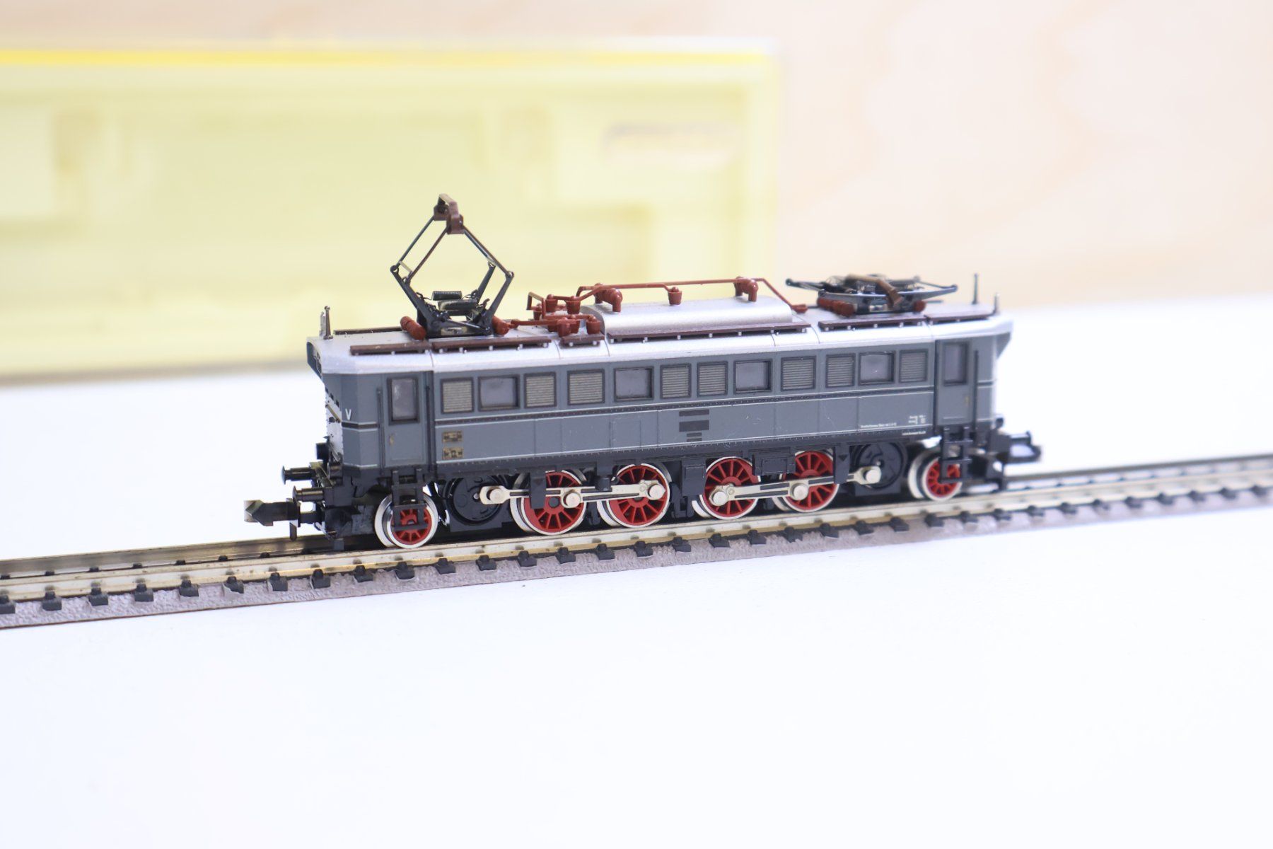 Trix Trains électriques: Minitrix grosse Stangen E-Lok - 2973 Spur N – Défectueux à Winterthur par Monstera 4