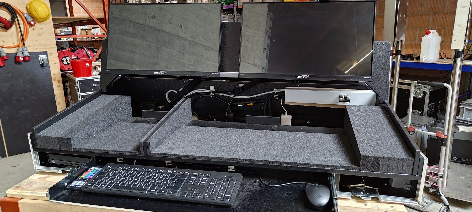 Console di mixaggio: Grand MA3 onPC Case / PC / Monitore – Usato da Worb venduto da Jeremias86