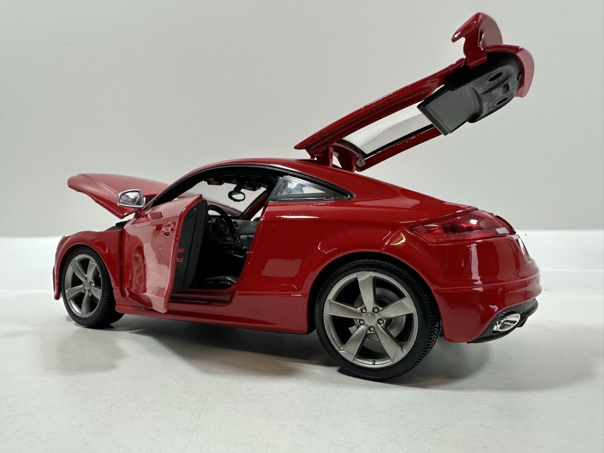 Bburago Modellini d'auto: Audi TT RS 1:18, rot, BBURAGO – Usato da Zofingen venduto da rf9_x2xt 7