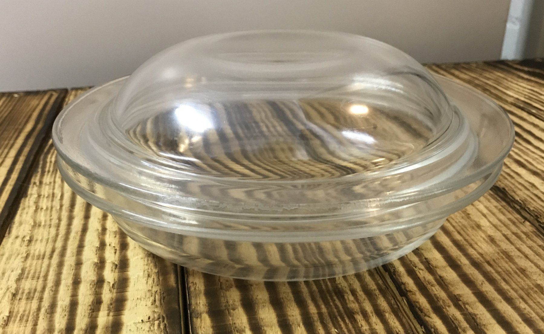 Schalen: Glasgeschirr, Flache Schüssel mit Deckel – Gebraucht aus Guntershausen von Gloominati