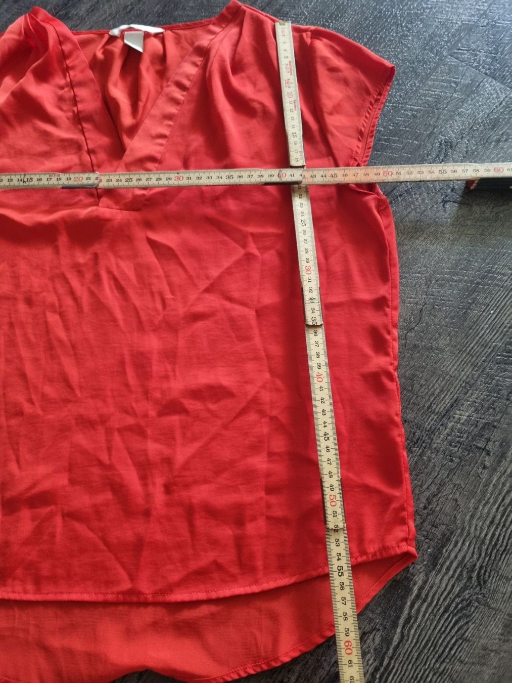 H&M Blusen: Leichte Bluse, H&M, kräftiges Rot, Gr. 36 – Gebraucht aus Zermatt von pantarhei3z 3
