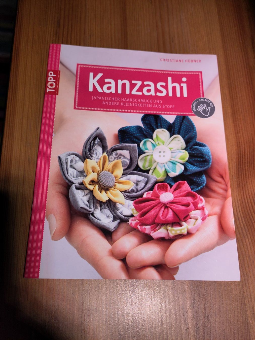 Bücher: Handarbeitsbuch Kanzashi – Gebraucht aus Bülach von Tiefschlaflos