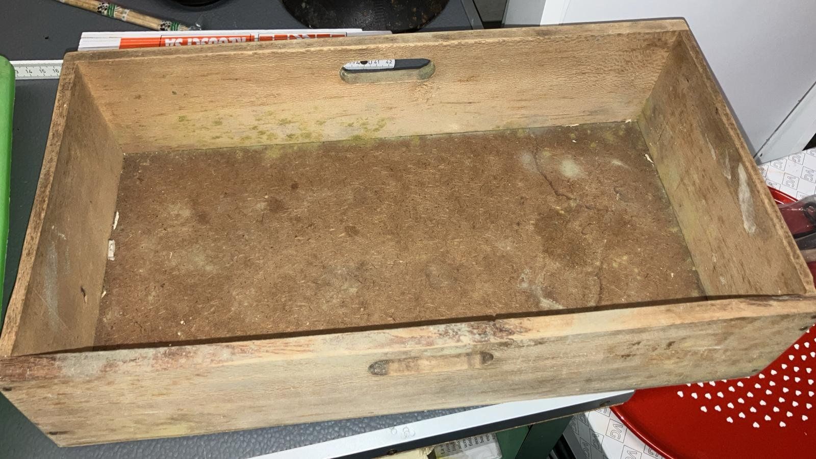 Casse di trasporto: Cassetta di legno chiaro con manici – Usato da Melano venduto da H-Sara