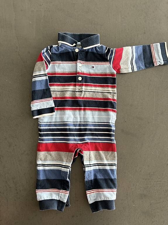 Lotti & Set di vestiti: Kleiderpaket Tommy Hilfiger Gr. 6-9 Monate – Usato da Thayngen venduto da xelera 4
