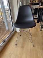 4 Original Vitra Eames Chairs ? Klassiker des Designs 