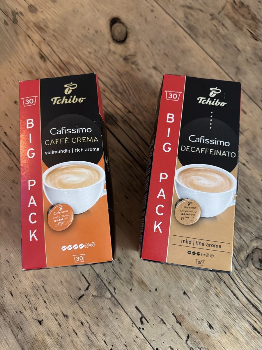 Coop Lebensmittel & Spezialitäten: Tchibo Cafissimo Caffe Crema & Decaffenato Big Pack – Neu und originalverpackt aus St.Moritz von Paphal