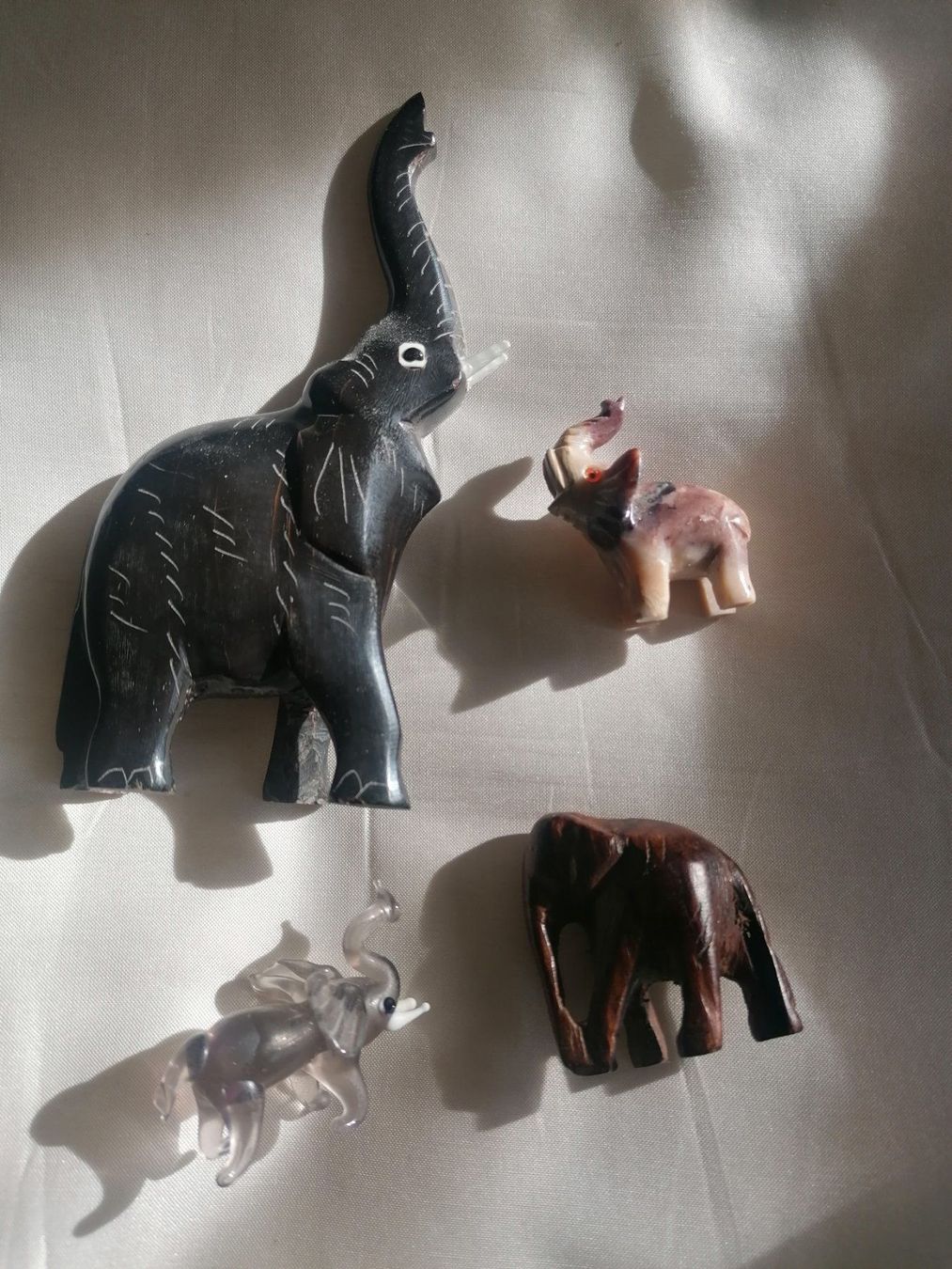Statuette: 4 éléphants décoratifs – Usato da Porrentruy venduto da Olifante