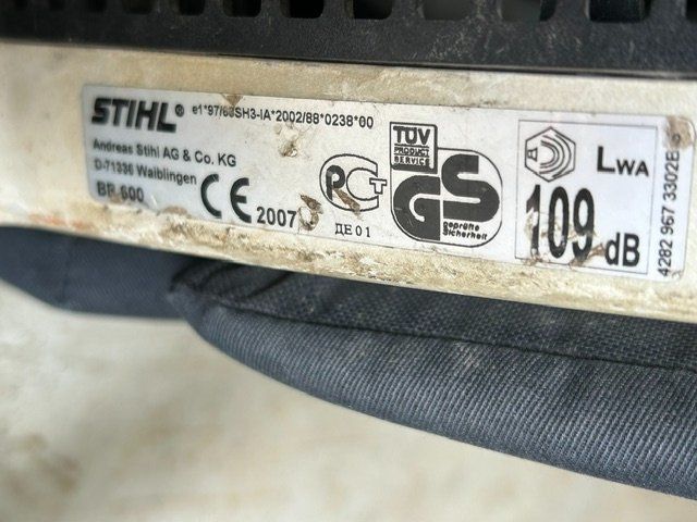 Stihl Aspirateurs & souffleurs à feuilles: Laubbläser Stihl BR 800 – Défectueux à Eggersriet par Mowag65 3