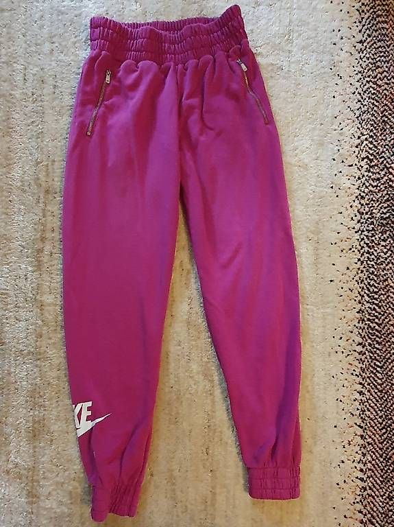 Nike Jacken: Nike Sportswear, Grösse S – Neu (gemäss Beschreibung) aus Unterentfelden von LookoutMt 4